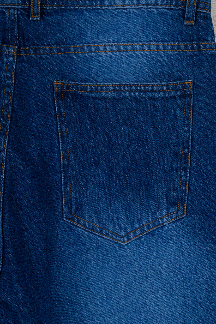 Classic Mid-Wash Straight Jean